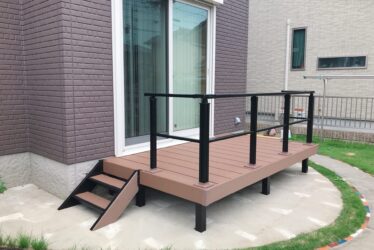 「デッキ工事」